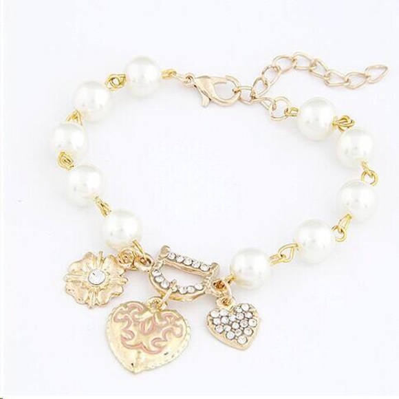 Pearl Goldtone Charm Bracelet - Picture 3 of 4